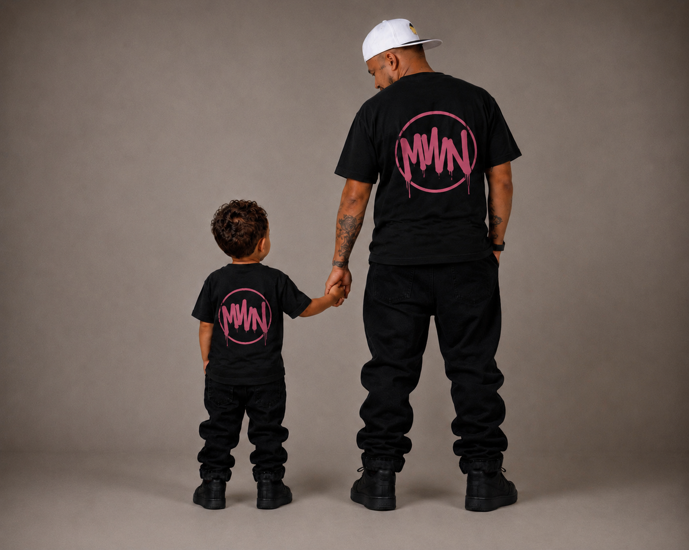 MWN FAMILY — Signature Tee Black & Pink